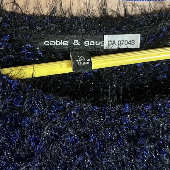 Soft sparkling black& blue sweater - Picture 2 of 4